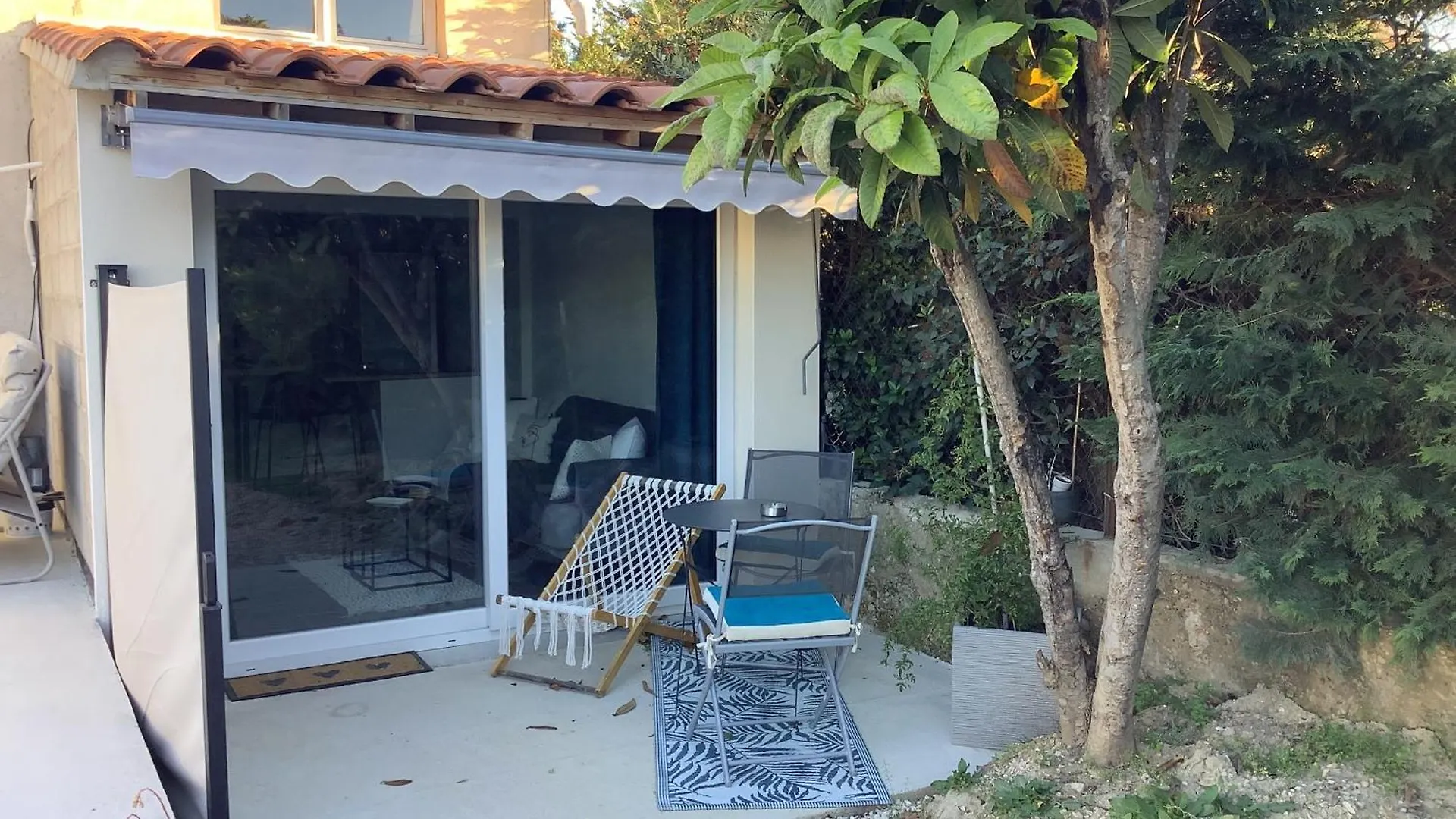 Appartement T2 Proche D'Avignon Au Calme à Les Angles