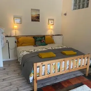 https://no-5-plaisance-studio.midi-pyreneeshotels.com