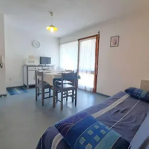 https://studio-saint-lary-soulan-studio-flat-4-persons-fr-1-457-248.midi-pyreneeshotels.com